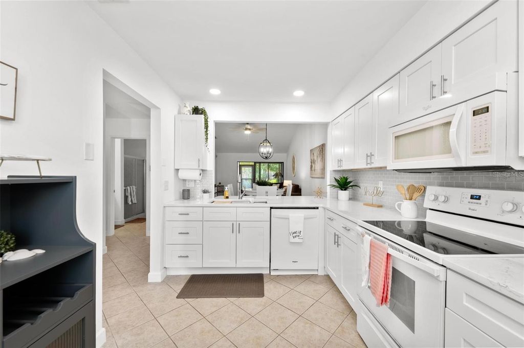 Image 23 of property listing at 6050 28TH STREET W B, Bradenton, FL 34207