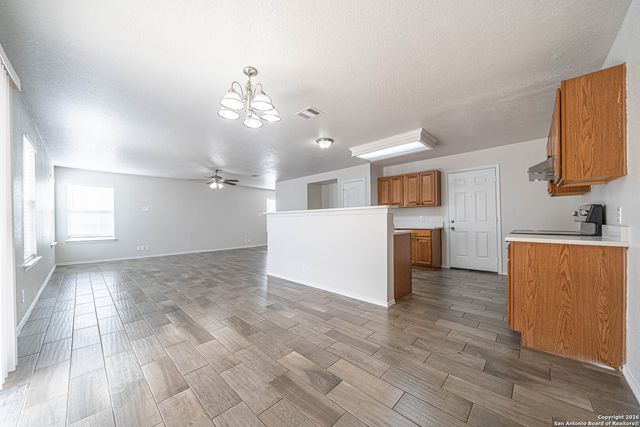 7702 Hedrick Farm, San Antonio, TX 78239
