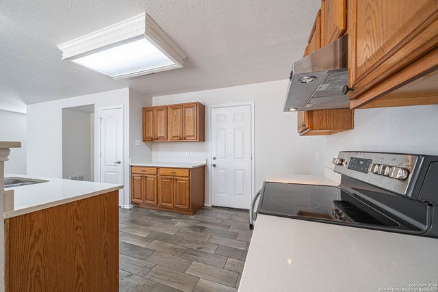 7702 Hedrick Farm, San Antonio, TX 78239