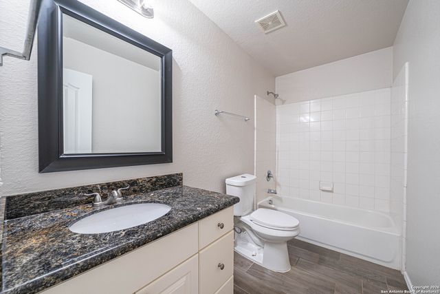 7702 Hedrick Farm, San Antonio, TX 78239