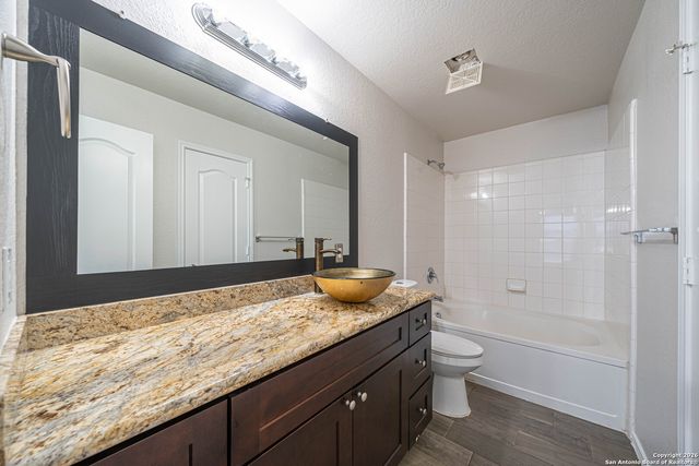 7702 Hedrick Farm, San Antonio, TX 78239