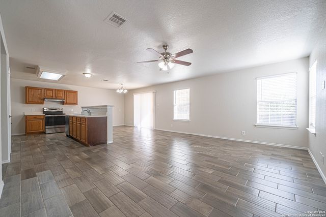 7702 Hedrick Farm, San Antonio, TX 78239