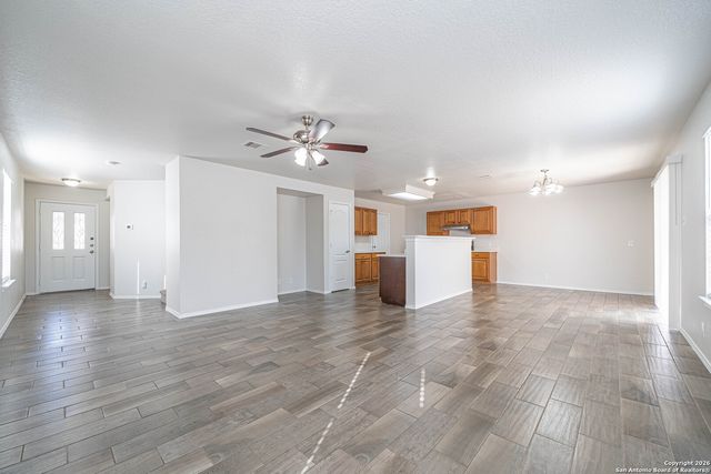 7702 Hedrick Farm, San Antonio, TX 78239