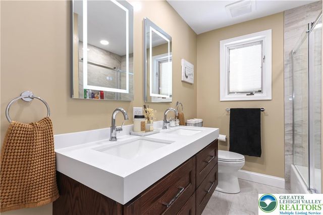 1030 New Jersey Avenue, Hellertown Boro, PA 18055