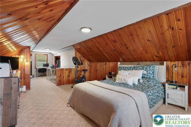 1030 New Jersey Avenue, Hellertown Boro, PA 18055