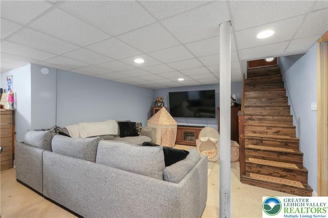 1030 New Jersey Avenue, Hellertown Boro, PA 18055