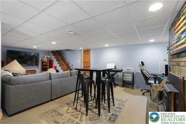 1030 New Jersey Avenue, Hellertown Boro, PA 18055