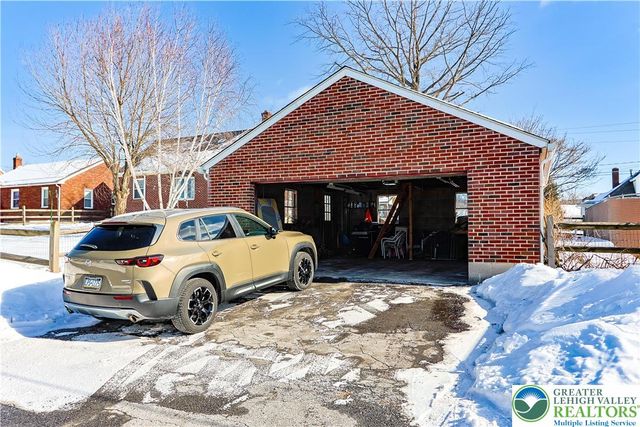 1030 New Jersey Avenue, Hellertown Boro, PA 18055