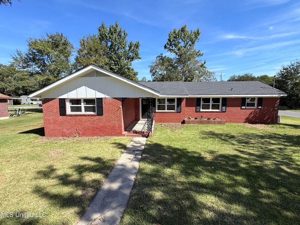 4330 Griffin Street, Moss Point, MS 39563