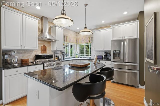 1054 Colt Lane, South Lyon, MI 48178