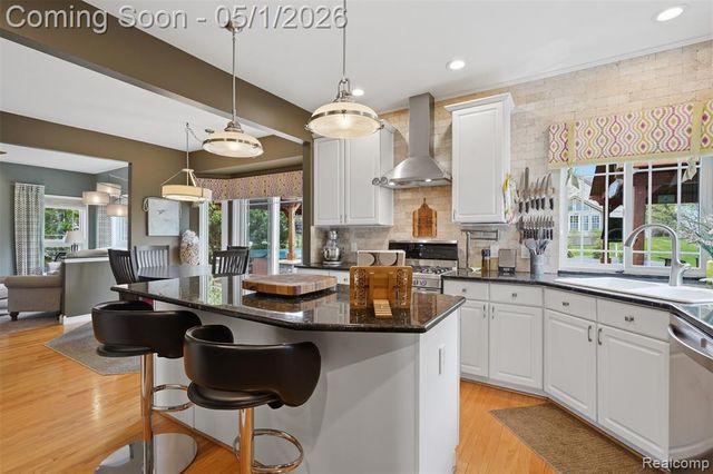 1054 Colt Lane, South Lyon, MI 48178