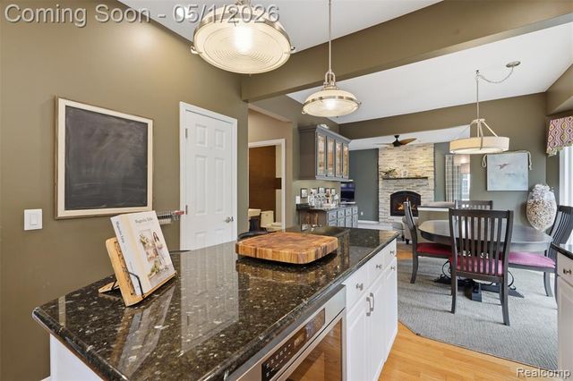 1054 Colt Lane, South Lyon, MI 48178