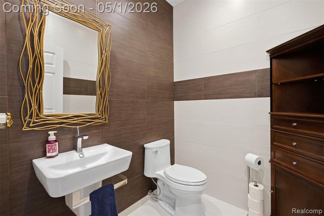 1054 Colt Lane, South Lyon, MI 48178