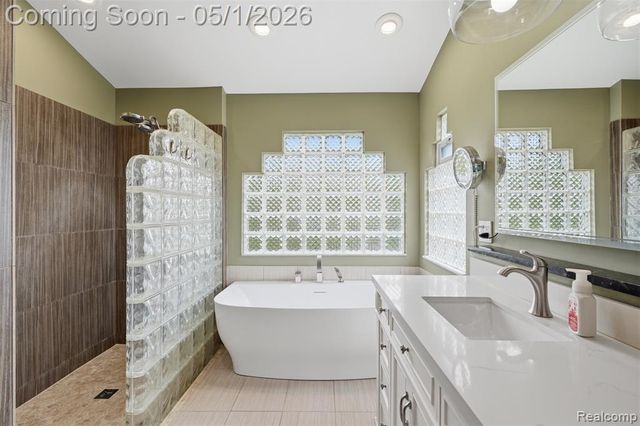 1054 Colt Lane, South Lyon, MI 48178