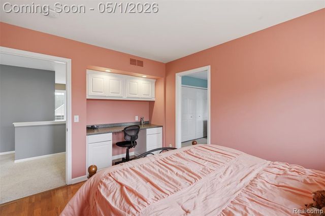 1054 Colt Lane, South Lyon, MI 48178