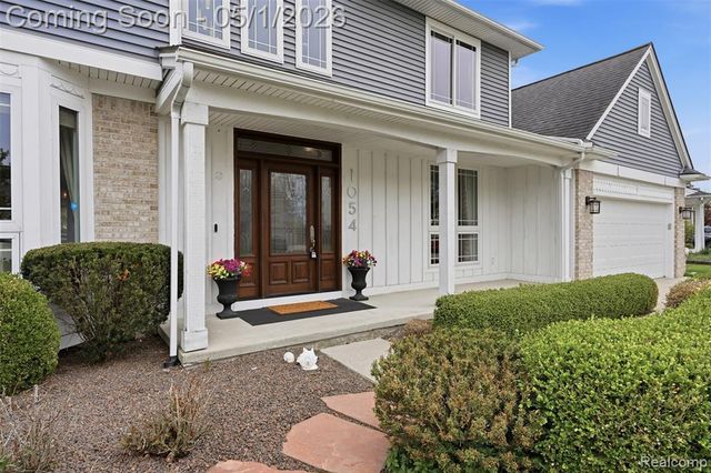 1054 Colt Lane, South Lyon, MI 48178