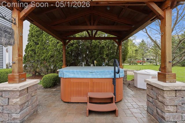 1054 Colt Lane, South Lyon, MI 48178
