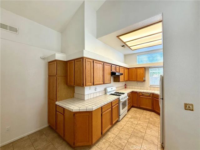 1129 Osprey Street, San Jacinto, CA 92583