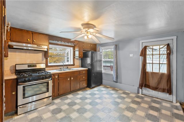 215 Main Street, Youngstown, PA 15696