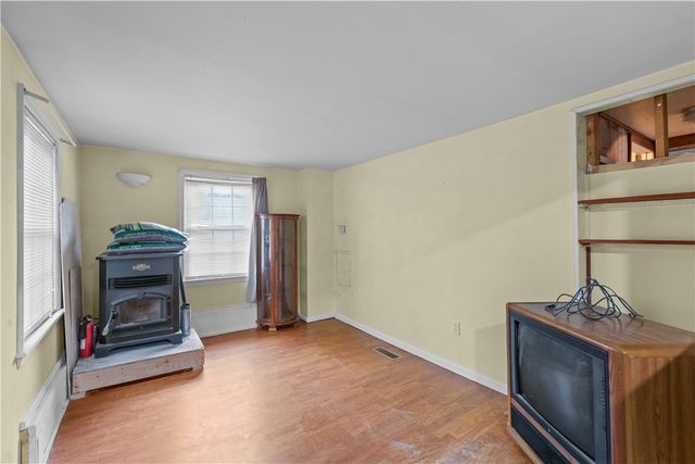 215 Main Street, Youngstown, PA 15696