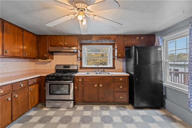 215 Main Street, Youngstown, PA 15696