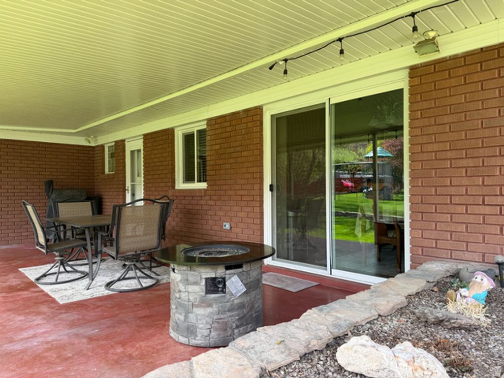 Image 7 of property listing at 270 S MAIN ST, Providence, UT 84332