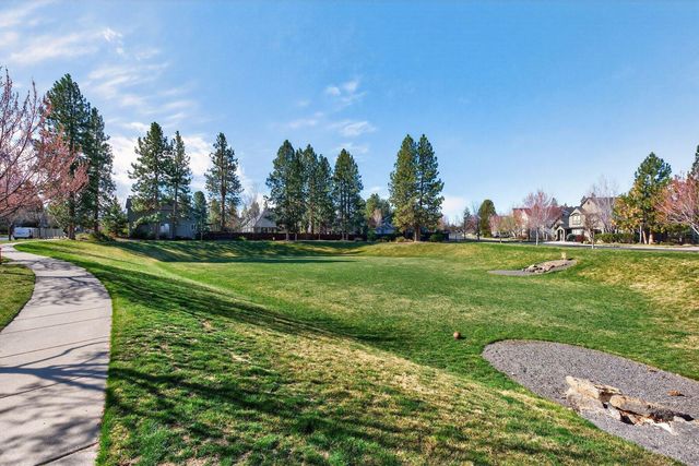 19811 Kenzie Avenue, Bend, OR 97702