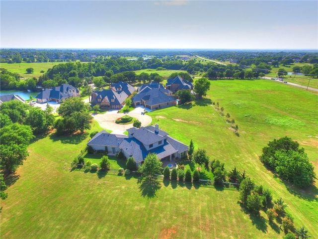 6725 Royale Court, Edmond, OK 73025