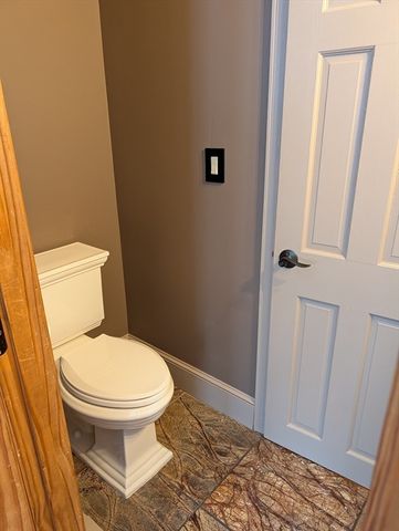 4 Intervale Rd, Rutland, MA 01543