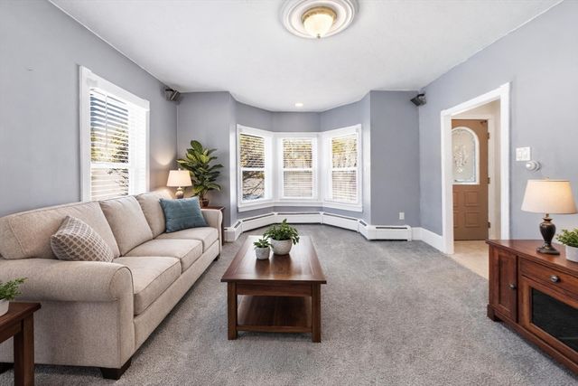 4 Intervale Rd, Rutland, MA 01543