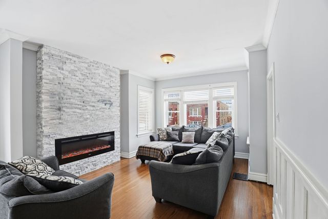 2407 Highland Avenue, Berwyn, IL 60402