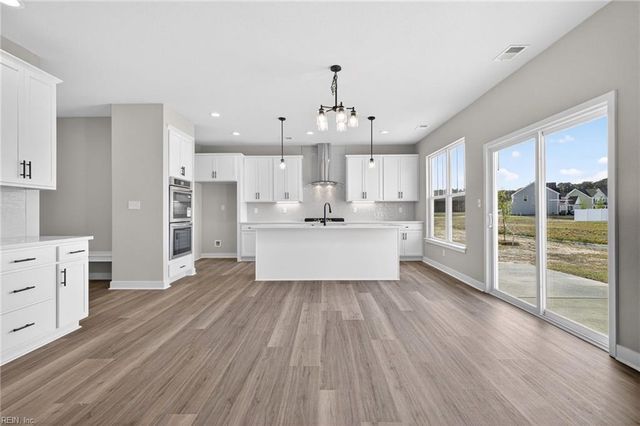 1221 Sebastian CT, Chesapeake, VA 23322