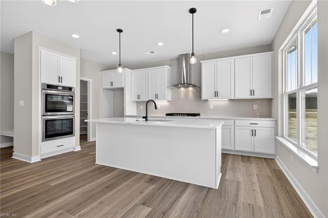 1221 Sebastian CT, Chesapeake, VA 23322