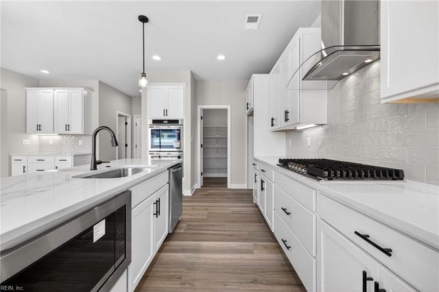 1221 Sebastian CT, Chesapeake, VA 23322