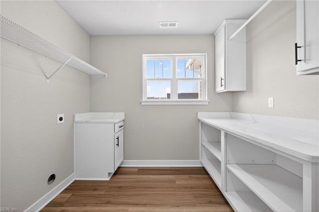 1221 Sebastian CT, Chesapeake, VA 23322