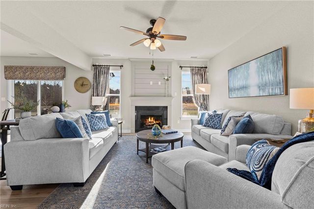 1221 Sebastian CT, Chesapeake, VA 23322