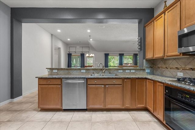 708 Arlington Pointe Drive, League City, TX 77573