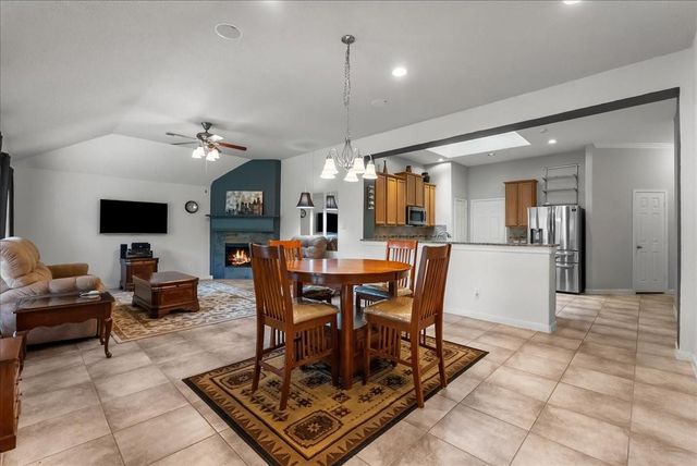 708 Arlington Pointe Drive, League City, TX 77573