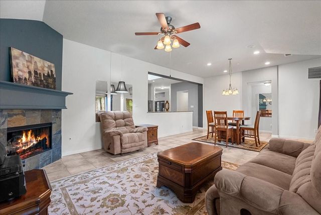 708 Arlington Pointe Drive, League City, TX 77573