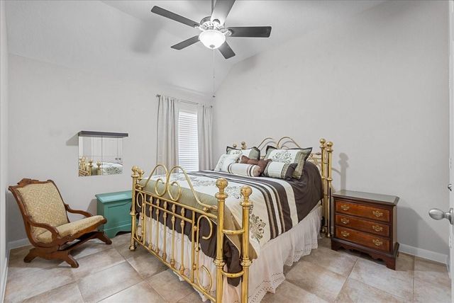 708 Arlington Pointe Drive, League City, TX 77573