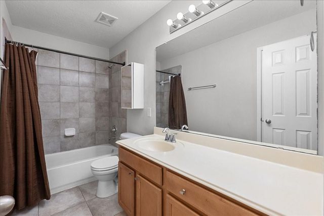 708 Arlington Pointe Drive, League City, TX 77573