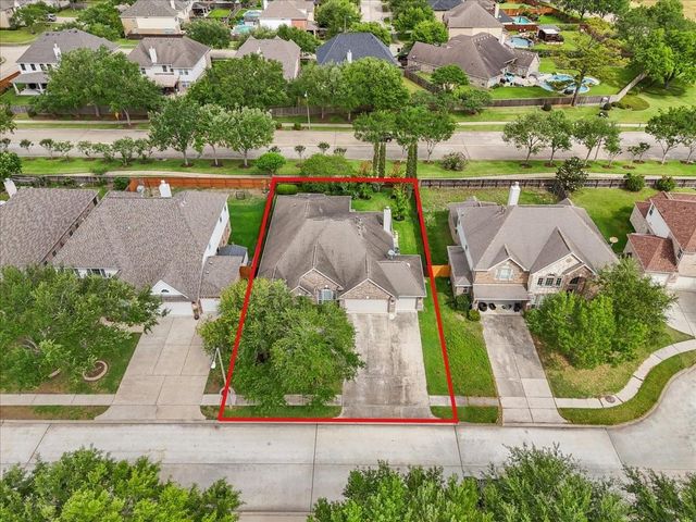 708 Arlington Pointe Drive, League City, TX 77573