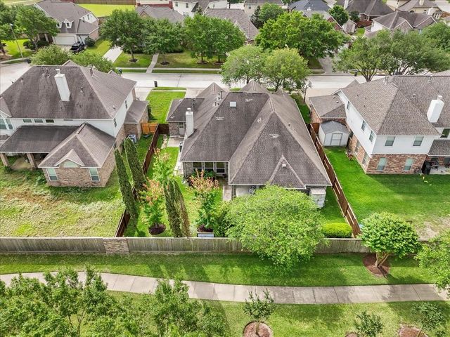 708 Arlington Pointe Drive, League City, TX 77573