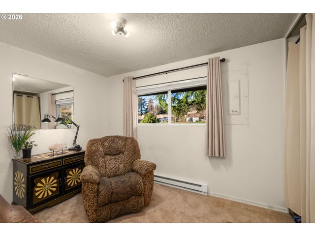 15100 Sw CROWN Dr 6, King City, OR 97224