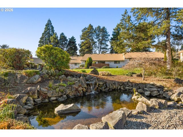 15100 Sw CROWN Dr 6, King City, OR 97224