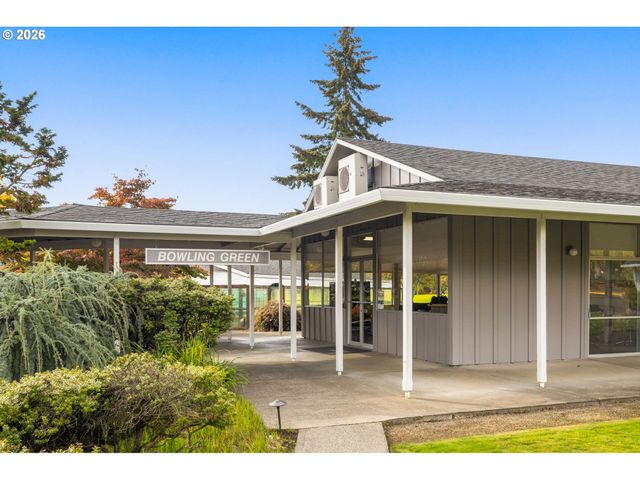 15100 Sw CROWN Dr 6, King City, OR 97224