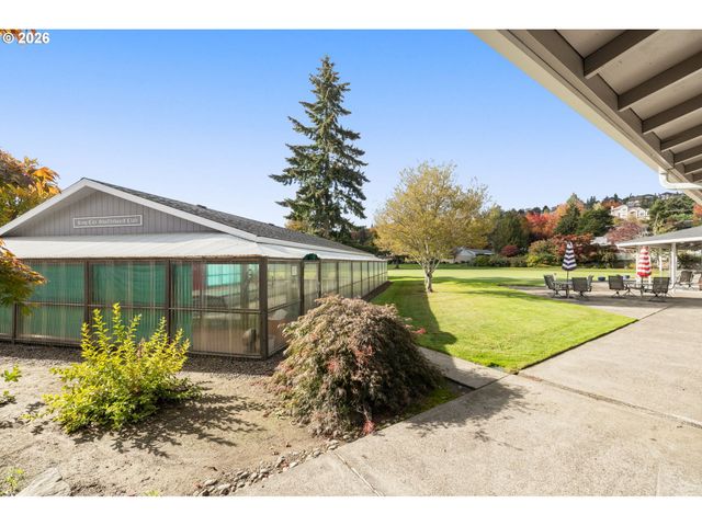 15100 Sw CROWN Dr 6, King City, OR 97224