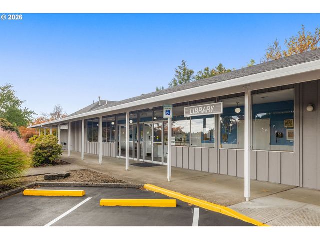 15100 Sw CROWN Dr 6, King City, OR 97224