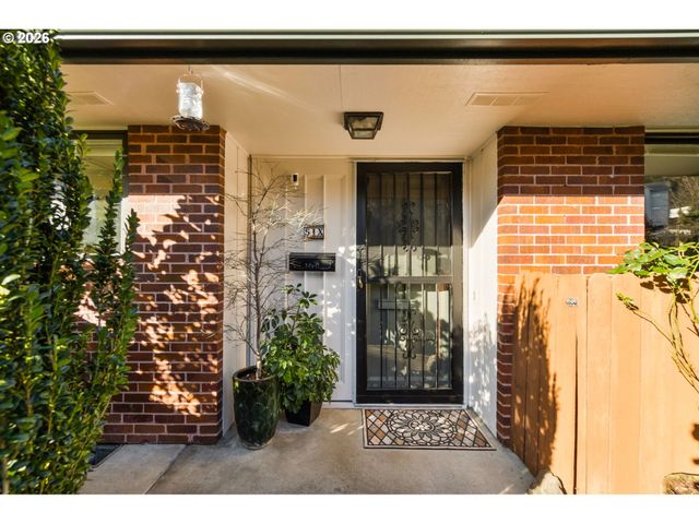 15100 Sw CROWN Dr 6, King City, OR 97224