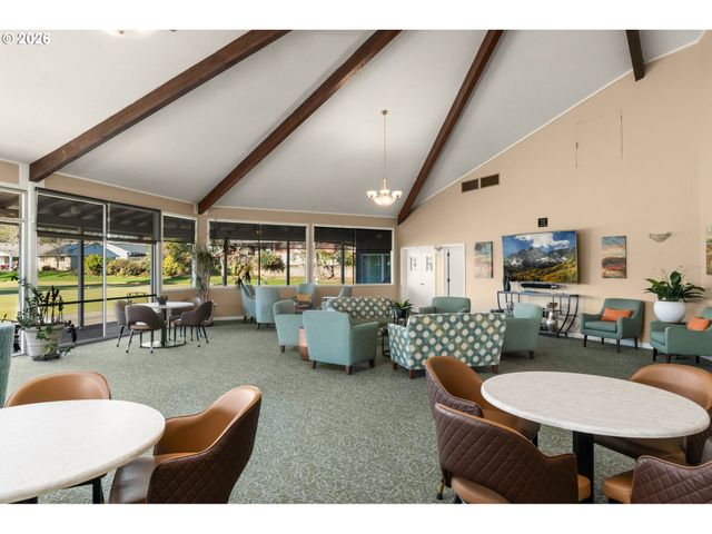 15100 Sw CROWN Dr 6, King City, OR 97224